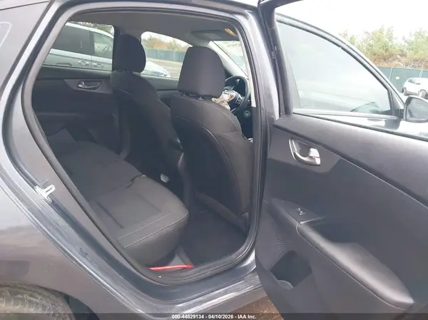 3KPF24AD9ME359860 2021 KIA FORTE - Image 8