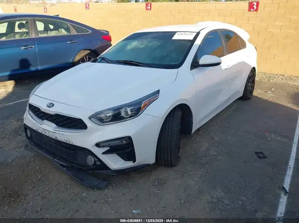 3KPF24AD9ME369384 2021 KIA FORTE - Image 2
