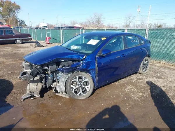 3KPF24AD9ME369546 2021 KIA FORTE - Image 2