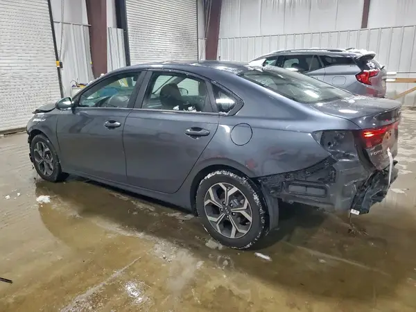 3KPF24AD9ME370065 2021 KIA FORTE - Image 2