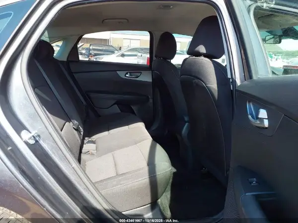 3KPF24AD9ME381373 2021 KIA FORTE - Image 8
