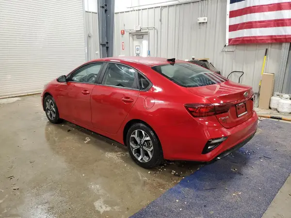 3KPF24AD9ME390185 2021 KIA FORTE - Image 2
