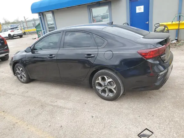 3KPF24AD9ME390476 2021 KIA FORTE - Image 2