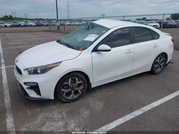 3KPF24AD9ME395242 2021 KIA FORTE - Image 2