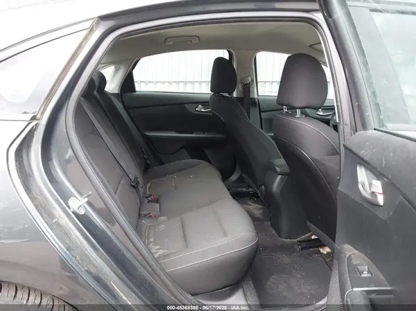 3KPF24AD9ME397492 2021 KIA FORTE - Image 8