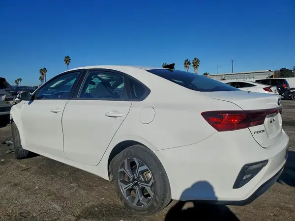3KPF24AD9ME398061 2021 KIA FORTE - Image 2