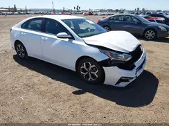 3KPF24AD9ME405686 2021 KIA FORTE