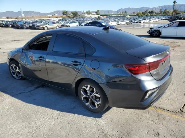 3KPF24AD9ME405977 2021 KIA FORTE - Image 2