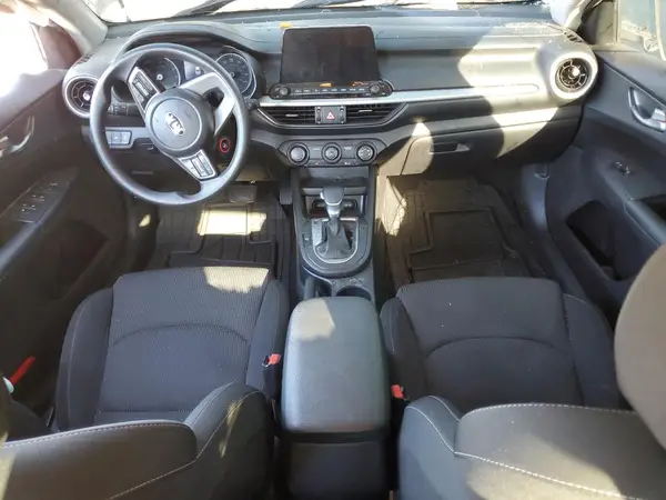 3KPF24AD9ME405977 2021 KIA FORTE - Image 8