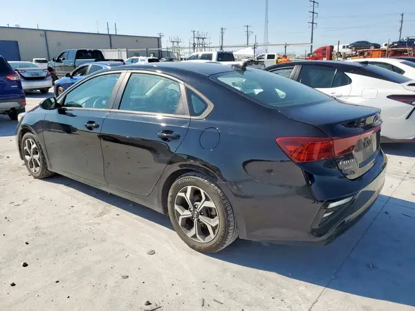 3KPF24AD9ME412069 2021 KIA FORTE - Image 2