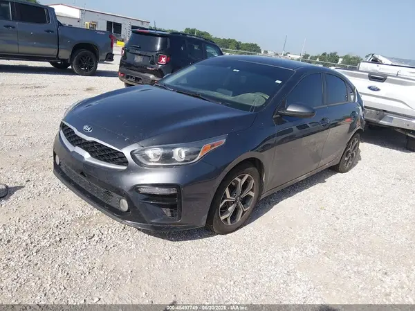 3KPF24AD9ME413206 2021 KIA FORTE - Image 2