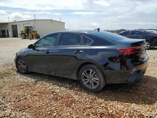 3KPF24AD9NE417466 2022 KIA FORTE - Image 2