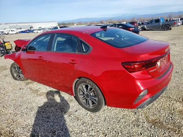 3KPF24AD9NE417581 2022 KIA FORTE - Image 2
