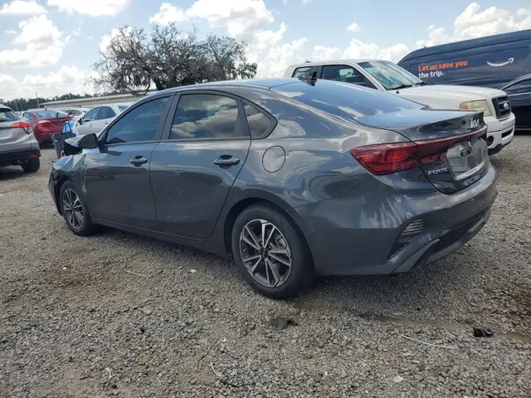 3KPF24AD9NE418228 2022 KIA FORTE - Image 2