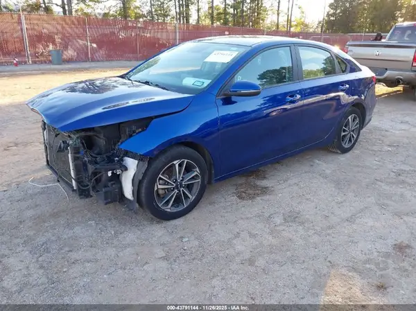 3KPF24AD9NE421310 2022 KIA FORTE - Image 2