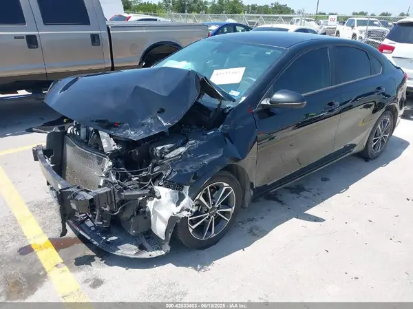 3KPF24AD9NE424773 2022 KIA FORTE - Image 2
