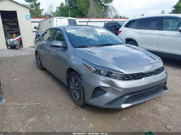 3KPF24AD9NE427009 2022 KIA FORTE - Image 1