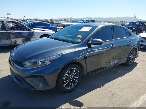 3KPF24AD9NE427852 2022 KIA FORTE - Image 2