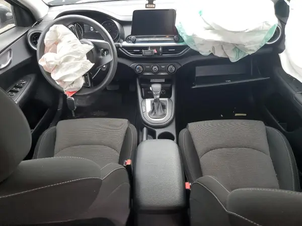 3KPF24AD9NE428211 2022 KIA FORTE - Image 8