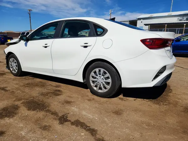 3KPF24AD9NE430413 2022 KIA FORTE - Image 2