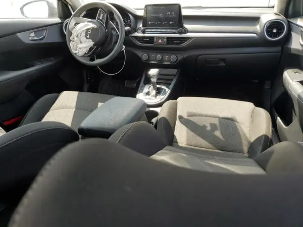 3KPF24AD9NE430458 2022 KIA FORTE - Image 8