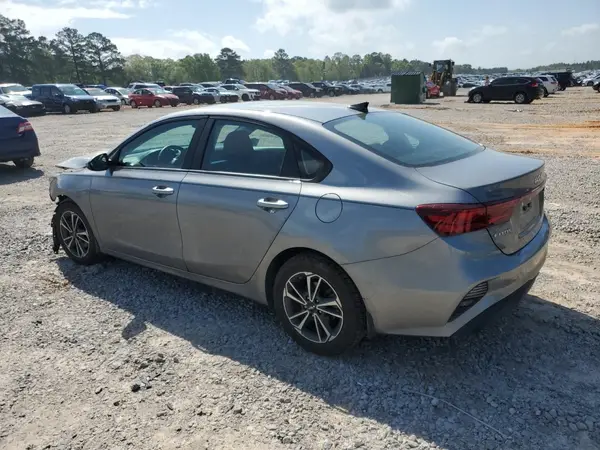 3KPF24AD9NE430475 2022 KIA FORTE - Image 2