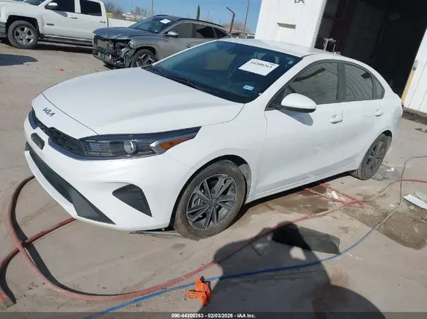 3KPF24AD9NE431559 2022 KIA FORTE - Image 2