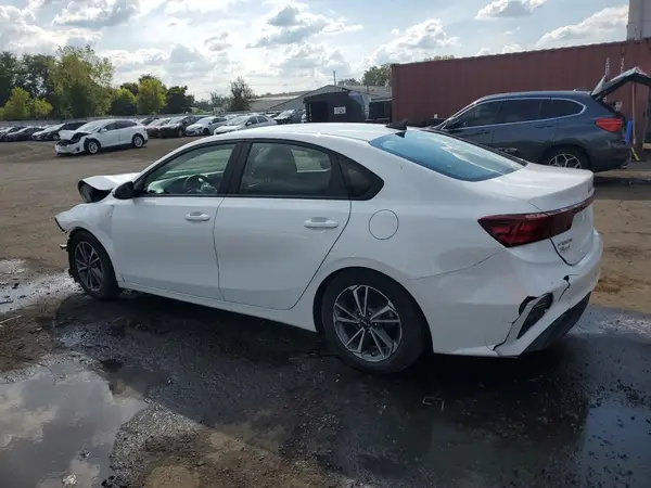 3KPF24AD9NE432386 2022 KIA FORTE - Image 2