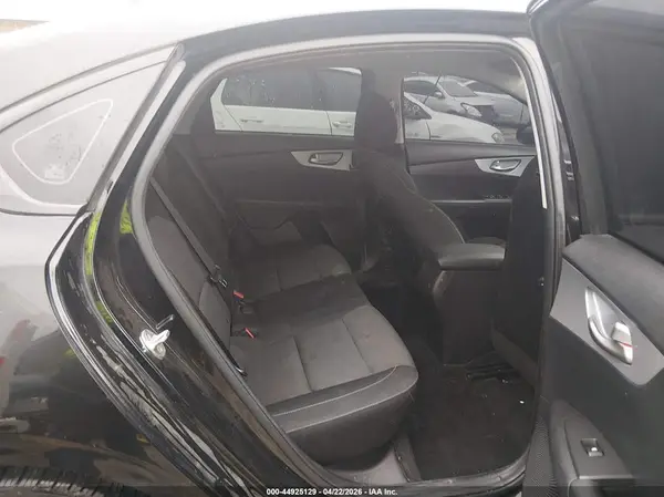3KPF24AD9NE433117 2022 KIA FORTE - Image 8