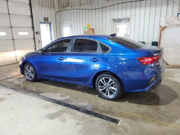 3KPF24AD9NE433831 2022 KIA FORTE - Image 2
