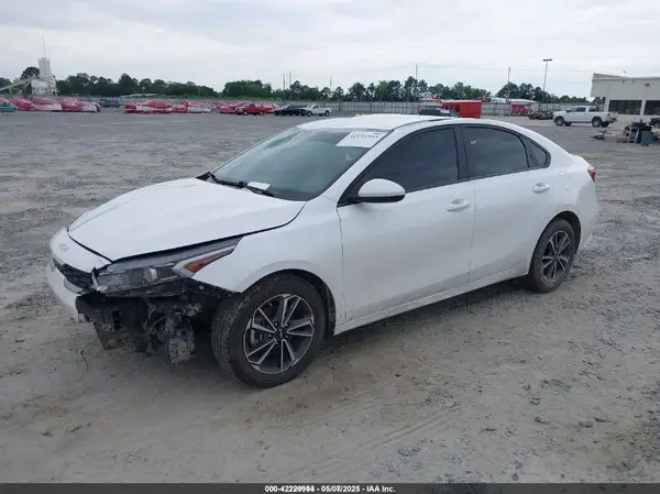 3KPF24AD9NE434395 2022 KIA FORTE - Image 2