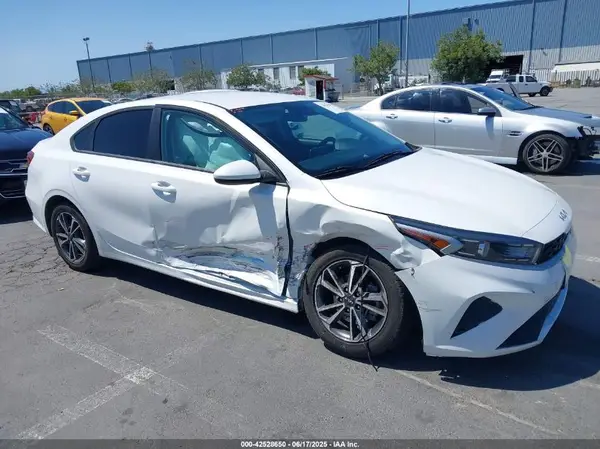 3KPF24AD9NE436003 2022 KIA FORTE - Image 1