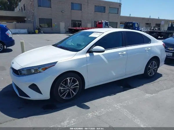 3KPF24AD9NE436003 2022 KIA FORTE - Image 2