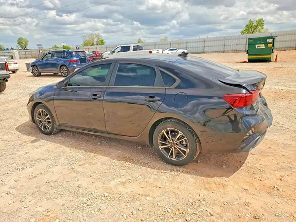 3KPF24AD9NE438706 2022 KIA FORTE - Image 2