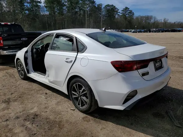 3KPF24AD9NE441833 2022 KIA FORTE - Image 2