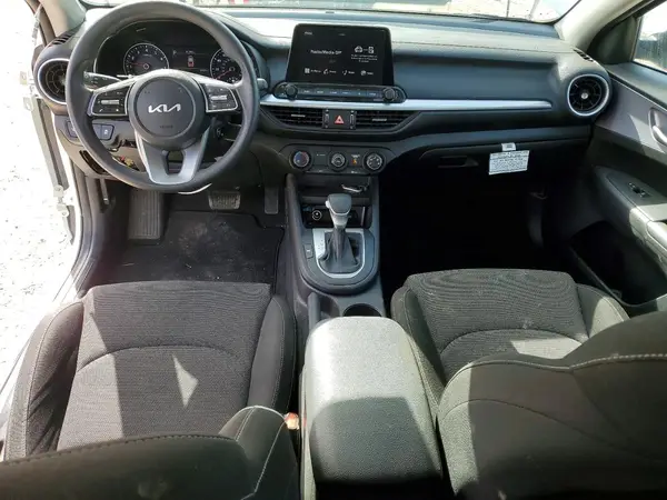 3KPF24AD9NE441833 2022 KIA FORTE - Image 8