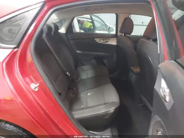 3KPF24AD9NE442206 2022 KIA FORTE - Image 8