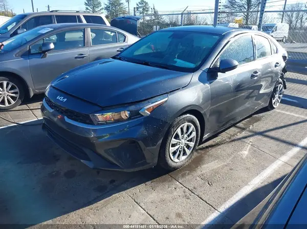 3KPF24AD9NE446109 2022 KIA FORTE - Image 2