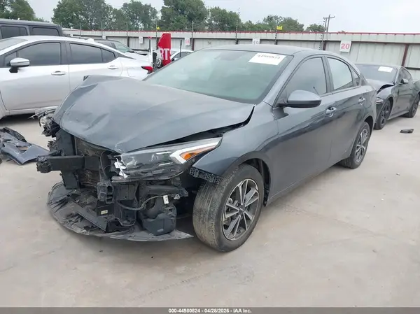 3KPF24AD9NE448538 2022 KIA FORTE - Image 2