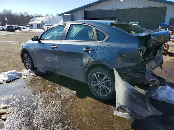 3KPF24AD9NE449379 2022 KIA FORTE - Image 2