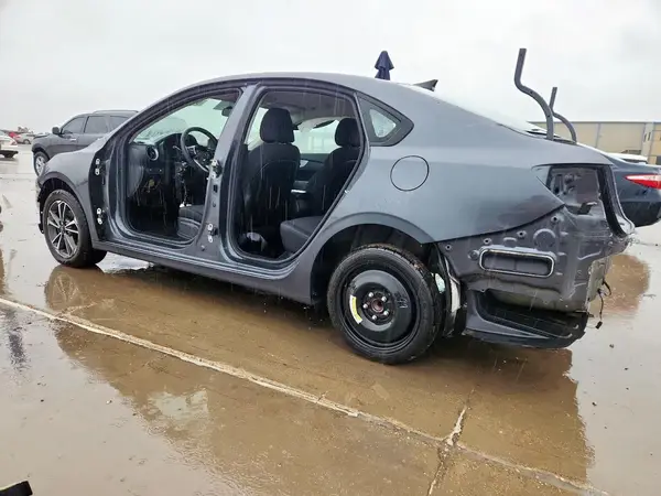 3KPF24AD9NE452119 2022 KIA FORTE - Image 2