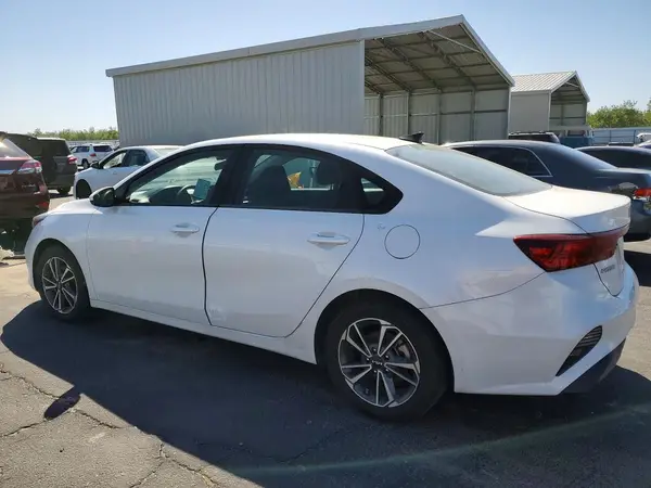 3KPF24AD9NE452623 2022 KIA FORTE - Image 2