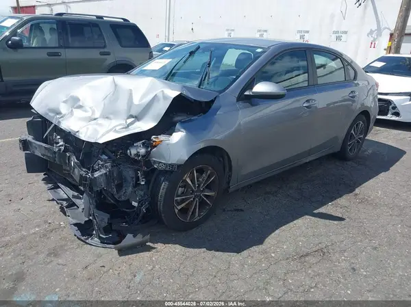 3KPF24AD9NE454789 2022 KIA FORTE - Image 2