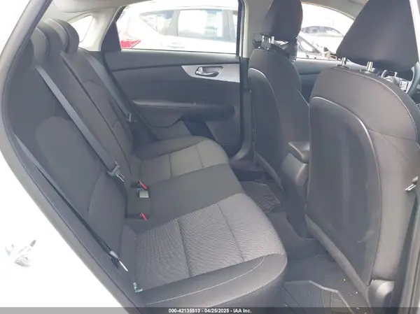 3KPF24AD9NE456333 2022 KIA FORTE - Image 8