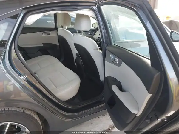 3KPF24AD9NE457157 2022 KIA FORTE - Image 8