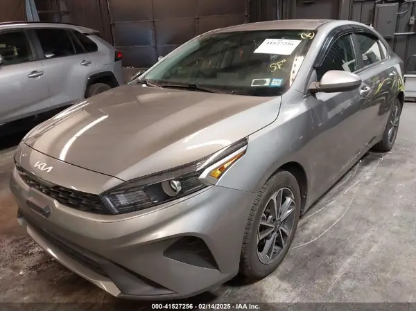 3KPF24AD9NE457692 2022 KIA FORTE - Image 2