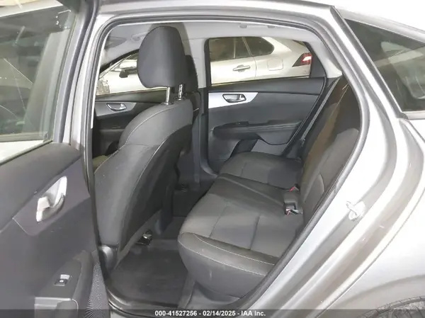 3KPF24AD9NE457692 2022 KIA FORTE - Image 8