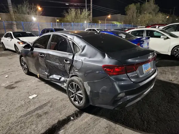 3KPF24AD9NE459037 2022 KIA FORTE - Image 2