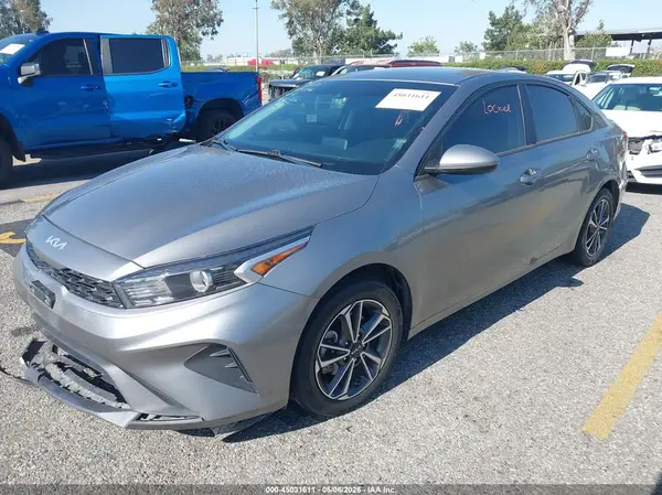 3KPF24AD9NE462469 2022 KIA FORTE - Image 2
