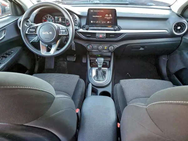 3KPF24AD9NE464173 2022 KIA FORTE - Image 8